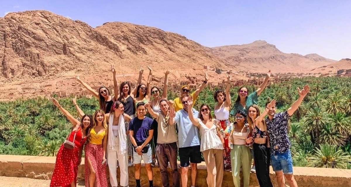 Grupos e Famílias – 8 Dias desde Casablanca